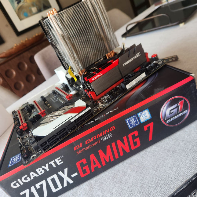 Placa Gigabyte Z170X con Intel 6700K, 16GB RAM