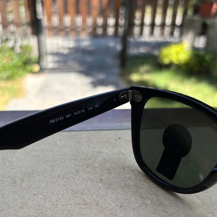 Rayban Wayfarer Negro 54mm ¡Estrena estilo con estas gafas de sol! 😎