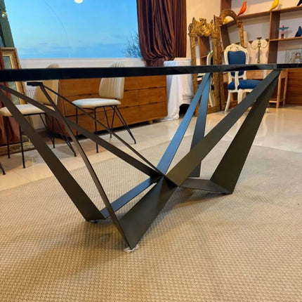 Gran mesa de comedor Soho Gallery de metal y vidrio. ¡Elegancia en tu Comedor! 🏡