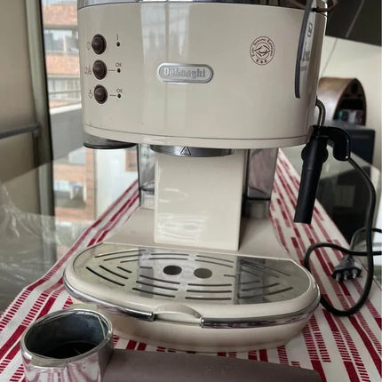 ¡Cafetera DeLonghi Transforma tus mañanas con una cafetera espectacular! ☕️