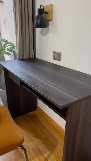 ¡Escritorio Cafe Moro en Perfecto Estado para Tu Espacio! 🏡