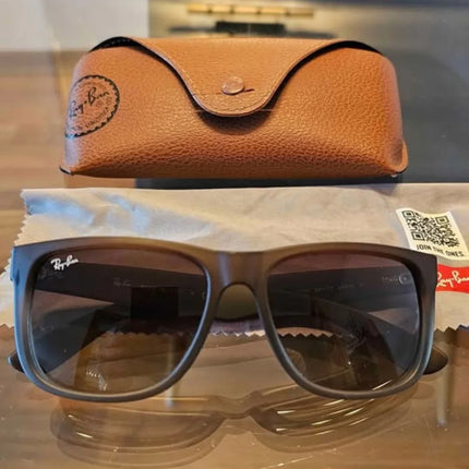 ¡Luce a la moda con estos Ray-Ban Austin! 😎