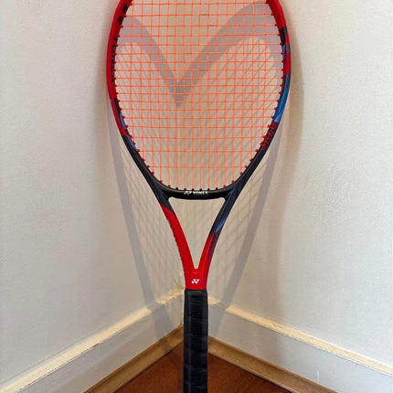 ¡Yonex Vcore 100, casi nueva! 🎾