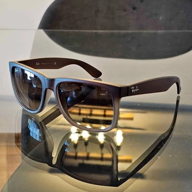 ¡Luce a la moda con estos Ray-Ban Austin! 😎