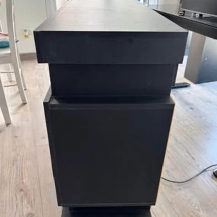 Rack negro versátil con Ruedas (Ancho 150cm x Profundidad 38cm x Alto 82cm)